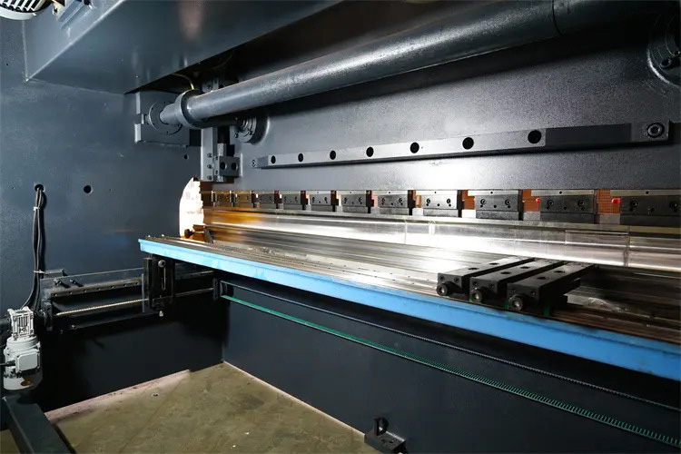 100 ton hydraulic press brake