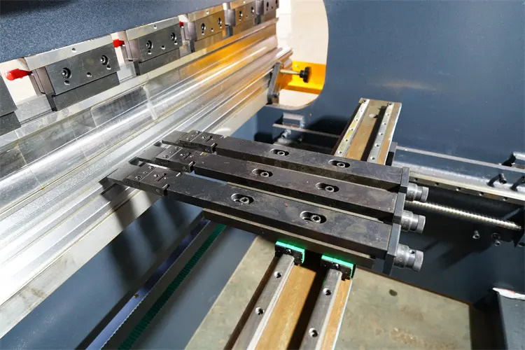 100 ton hydraulic press brake